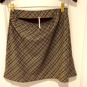 Free People Mini Skirt. NWOT. Size M, Patterned